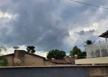 Acre terá um dia de céu nublado, com sol entre muitas nuvens e pancadas de chuva com trovoadas