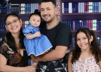 Em busca de tratamento para a filha com leucemia, família pede ajuda para se manter em Curitiba