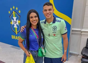 Jéssica Ingrede se aproxima de Neymar em treino da Seleção Brasileira; 'o grande dia vai chegar'