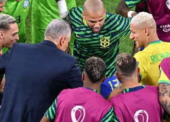 Tite cita comentários ‘maldosos’ após dança e festeja volta de Neymar: ‘Nossa liderança técnica’