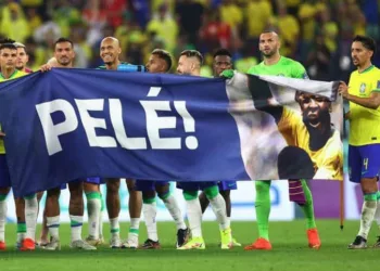Pelé segue apresentando melhora do estado clínico e não tem previsão de alta, diz boletim