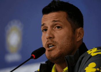 Júlio César bota 'lenha na fogueira' e faz comentário polêmico sobre final da Copa: "Tem que torcer para..."
