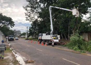 Energisa atua com plano de ação durante as chuvas no Acre