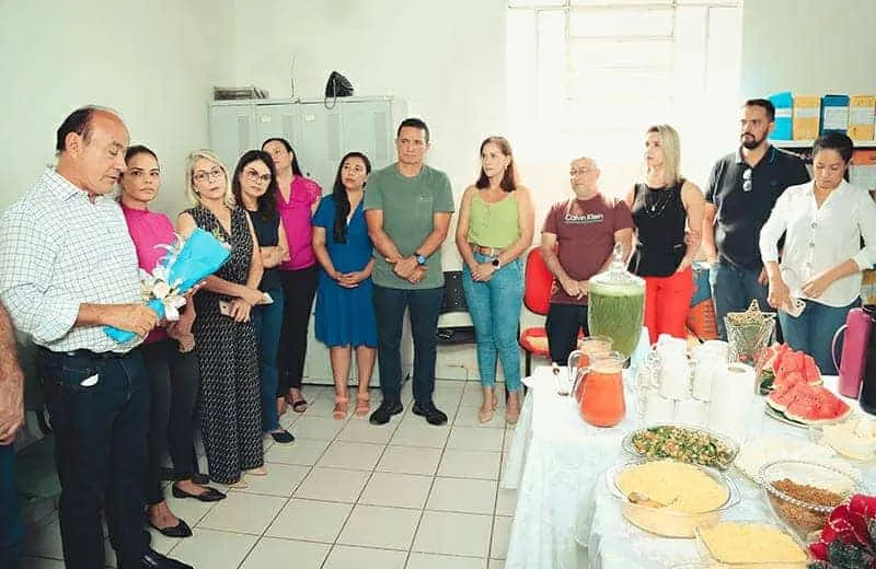 Fiscais da Vigilância Sanitária homenageiam prefeito Tião Bocalom