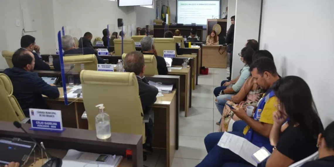Na Câmara de Rio Branco, audiência pública discute terceirização da Saúde na capital acreana