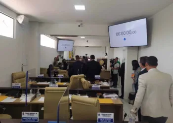 Prefeitura pede sessão ordinária na Câmara para votação de projetos; entre eles o que garante abono de R$ 1 mil a servidores