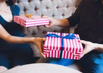 Veja as orientações para a troca de presentes após o Natal, no comércio do Acre
