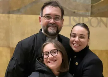 Procurador de Justiça Sammy Barbosa com a esposa Carol Duck e a filha Sophia em Portugal onde defendeu a tese de mestrado na Universidade de Lisboa