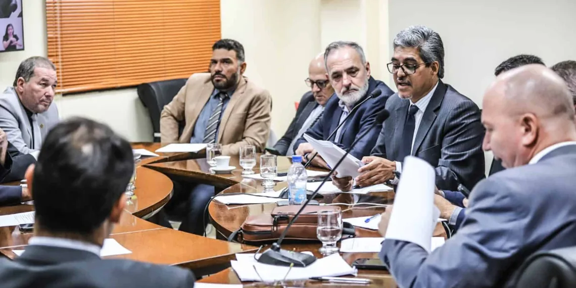 Edvaldo Magalhães propõe emenda para criação da Secretaria da Mulher; parlamentares derrubam com voto da única deputada presente