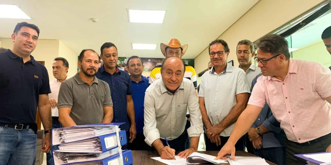 Contrato para construção da primeira fase da sede da Câmara de Rio Branco é assinado durante solenidade