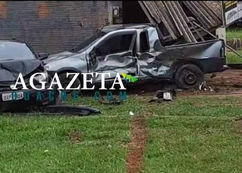 Motorista perde o controle da direção, bate em outros dois carros e mulher acaba ferida em Rio Branco