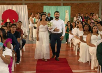 Emoção e alegria marca cerimônia do Casamento Coletivo de 2022; foram 600 'sim' ao amor