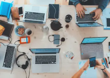 Foto de Marvin Meyer em Unsplash