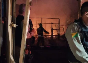 Vendedor de 55 anos morre carbonizado após salvar a família em icêndio que destruiu casa na Baixada (Fotos: Arquivo Pessoal)
