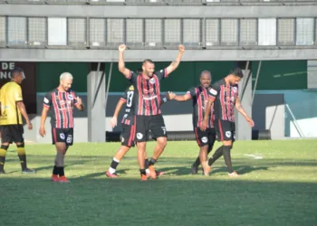 Goleiro Weverton participa de partida solidária para ajudar abrigos em Rio Branco