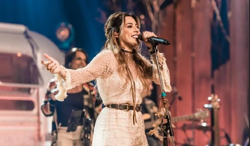 Cruzeiro do Sul realizará Réveillon com atração nacional de Lauana Prado e Chicão dos Teclados