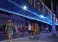 Ao lado de Gladson, prefeito Bocalom inaugura luzes de Natal