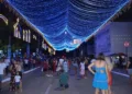Ao lado de Gladson, prefeito Bocalom inaugura luzes de Natal