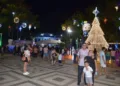 Ao lado de Gladson, prefeito Bocalom inaugura luzes de Natal