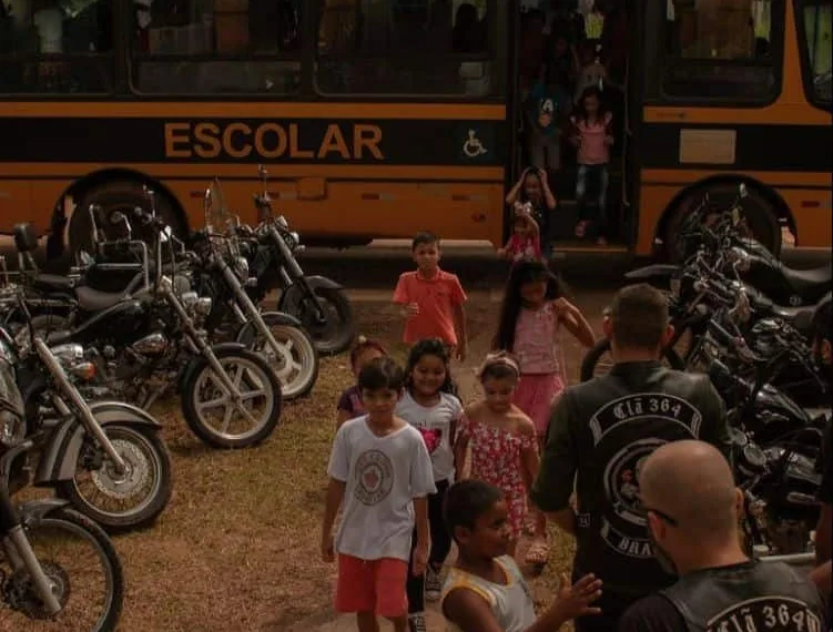 Membros de Moto Club no Acre fazem mobilização para arrecadar doações para famílias carentes (Foto: Arquivo pessoal)