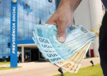 Em 2023, teto do INSS para aposentados e pensionistas subirá para R$ 7.613,50