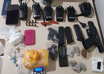 Operação das polícias civil e militar prende criminosos com armas, drogas e rádios comunicadores no Bujari