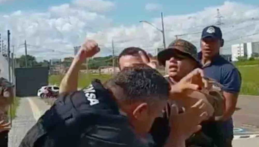 No dia 9 de janeiro de 2023, o jornalista acreano Ithamar da Silva Souza, foi agredido por um manifestante que estava sendo conduzido para a Superintendência da Polícia Federal no Acre (PRF).
