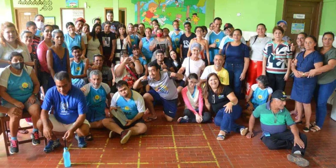 Apae Rio Branco encerra ano letivo com muita alegria, emoção e orações