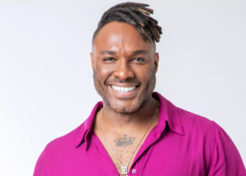 Casado, Fred Nicácio se arrepende de beijo no BBB23 e culpa Gabriel Santana: - Tentei correr