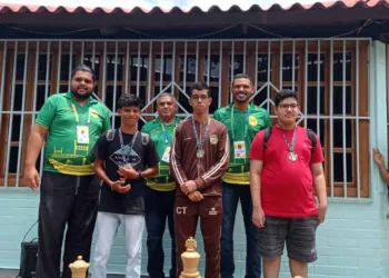 Alunos do Colégio Militar Estadual Tiradentes são destaque em campeonato de desporto escolar