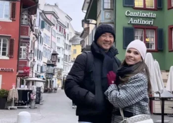 O casal Francis e Marcela Kashima em lindo registro de tour pela Suíça