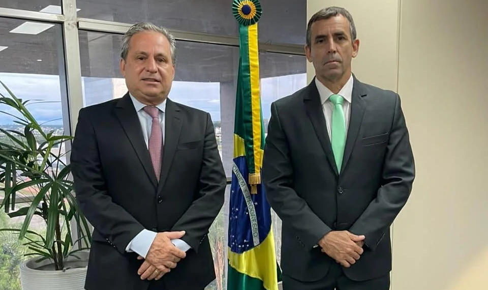 Da esquerda para a direita, secretário nacional de Segurança Pública, Francisco Tadeu Barbosa, e secretário de Segurança Pública do Acre, coronel José Américo Gaia. Foto: cedida