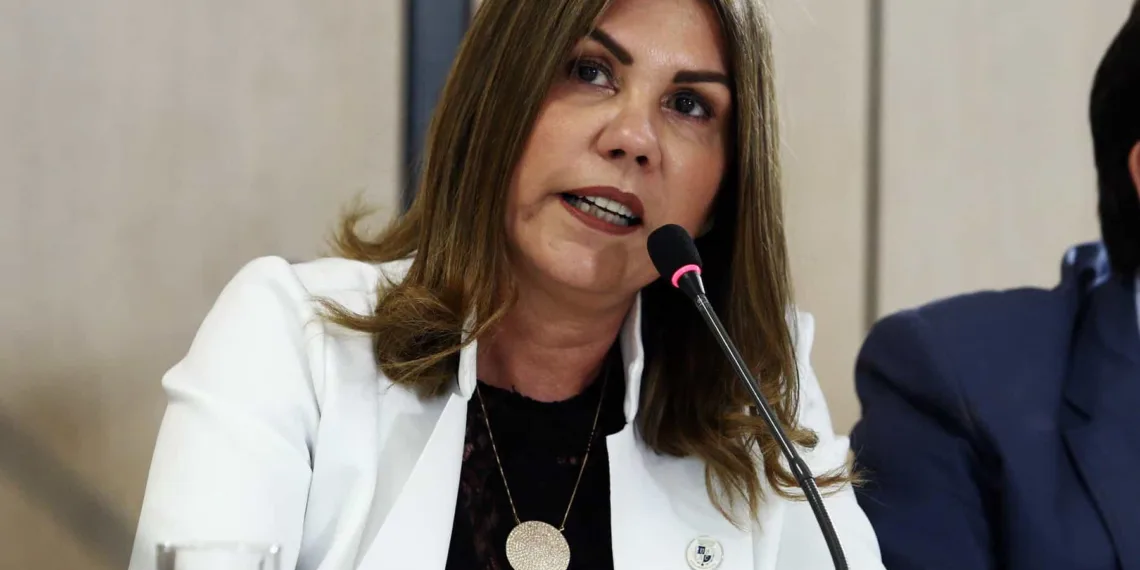 'Momento histórico', diz reitora da Ufac sobre reunião com presidente Lula