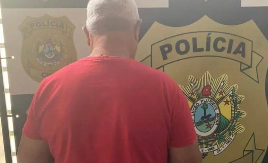 Idoso que pediu para ser atendido por 'delegado branco' é solto em audiência de custódia