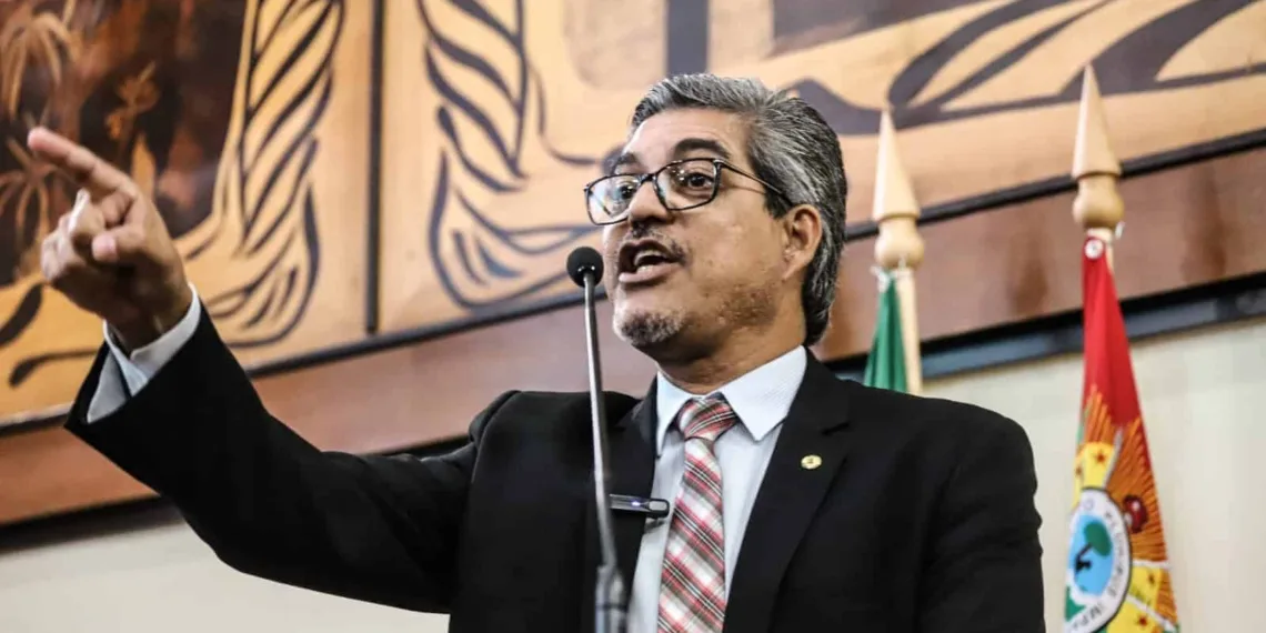 Edvaldo Magalhães repudia atos antidemocráticos em Brasília e defende posicionamento conjunto da Aleac