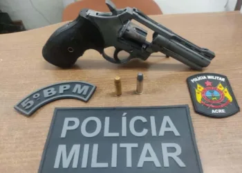PM prende mais de 10 pessoas e apreende drogas e armas em Brasileia e Assis Brasil