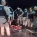 Bandidos rendem motorista e passageiros de ônibus e trocam tiros com a polícia; 2 são presos