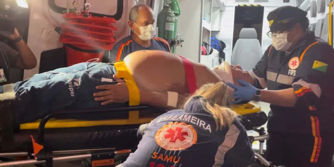 Embriagado, ciclista é atropelado por moto na Via Chico Mendes