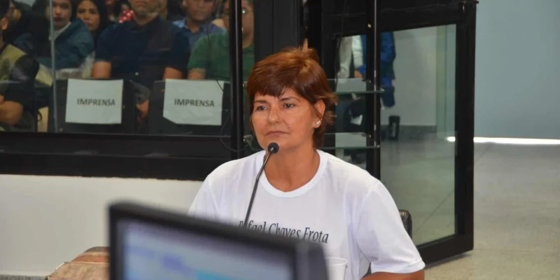 'Ele ligou 16 vezes para mim no dia em que levou o tiro!', diz mãe de Rafael Frota em depoimento no júri popular