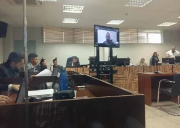 Especialista em armamento e tiro diz que policial federal efetuou 'disparos técnicos' no dia do crime 