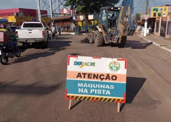 Com um cronograma de manutenções permanente para as estradas estaduais no período invernoso, o Deracre segue com o monitoramento das condições de trafegabilidade das rodovias estaduais e promovendo ações emergenciais. Foto: Assessoria
