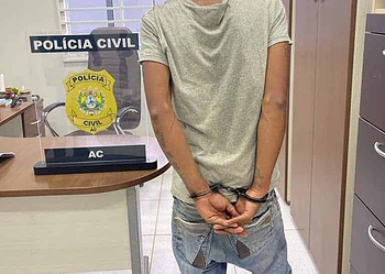 Jovem de 22 anos acusado de incendiar casas é preso no Acre