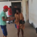 Mulher é agredida com pedaço de garrafa de vidro, após descobrir que marido foi pra motel com vizinhas