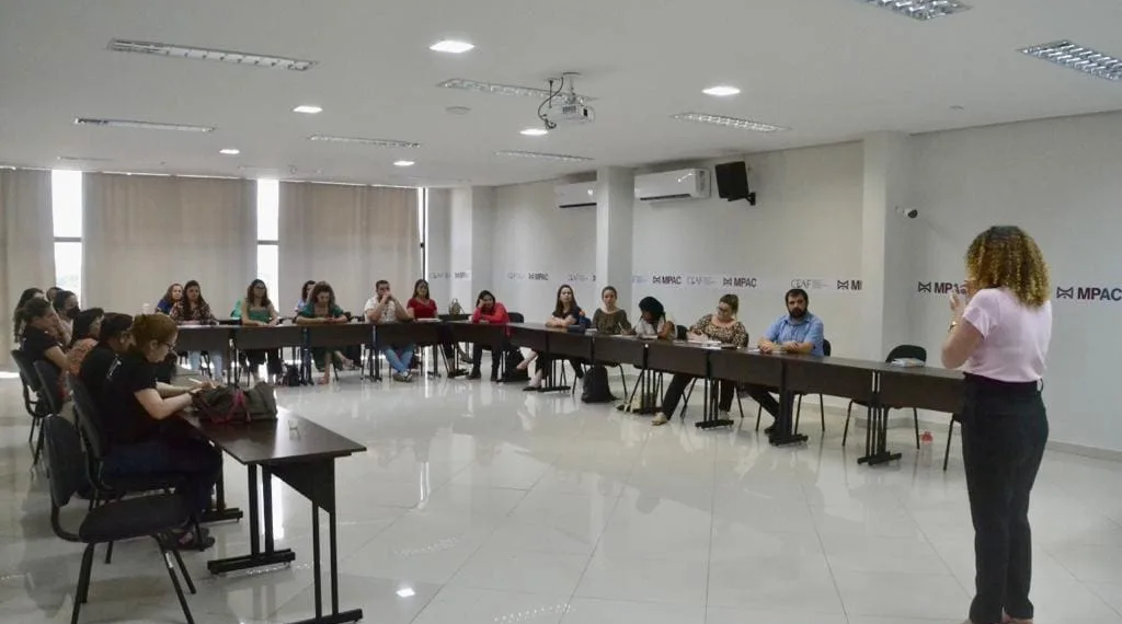 Encontro reúne MPAC e Prefeitura para discutir sobre saúde mental na rede de atenção primária