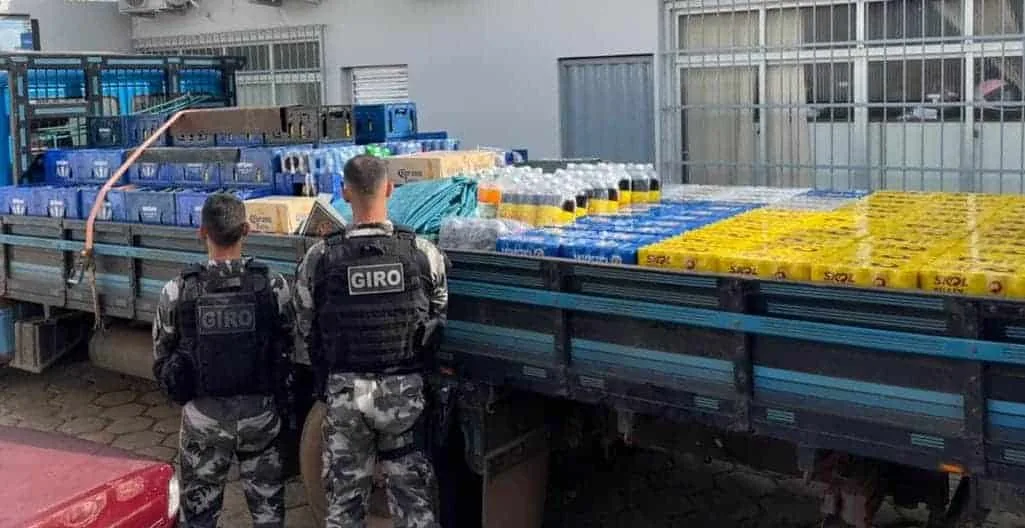 Polícia recupera carga de bebidas roubadas em Rio Branco e prende suspeitos