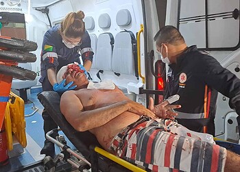 Homem leva facada no rosto durante festa de aniversário no bairro Nova Estação, em Rio Branco