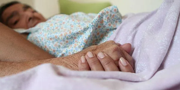 Justiça do Acre garante a idosa com câncer direito a tratamento com oxigenoterapia