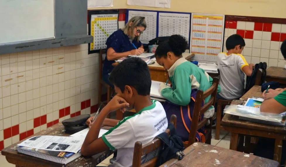 No Acre, 75% dos professores da rede estadual de ensino são temporários, aponta estudo