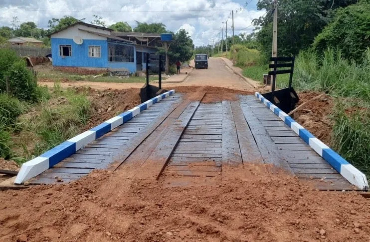 Ponte garante o acesso das famílias do bairro Oito de Março. Foto: cedida