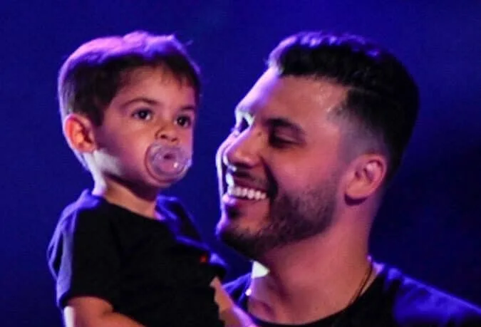 Murilo Huff mostra o filho pedindo um pix para ir ao parquinho com a avó; confira o vídeo